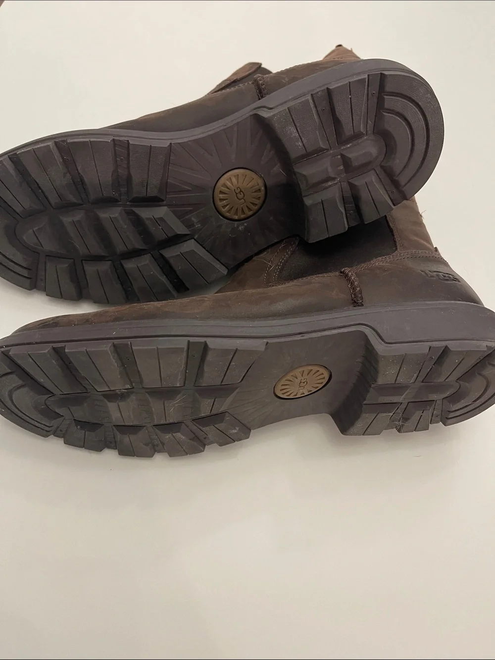 UGG Men's Dark Brown Chukka Boots